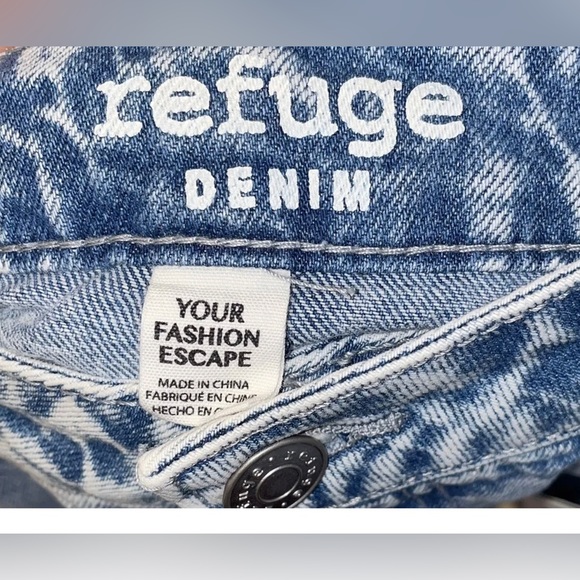 Refuge JR Women’s Light Wash Denim Jeans Shorts MOM Size 5 NWT - Picture 3 of 3